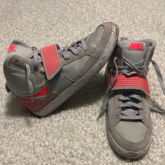 nike high top with velcro strap